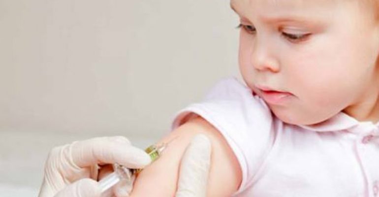 VACCINAZIONI IN CALO: TROPPI I FALSI MITI