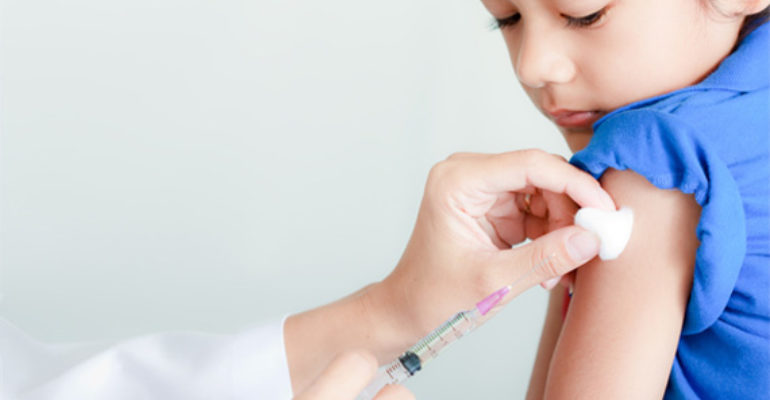 Vaccinazioni: basterà l’autocertificazione