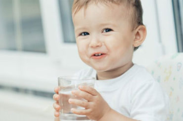 L’idratazione corretta, un percorso a tappe nei bambini