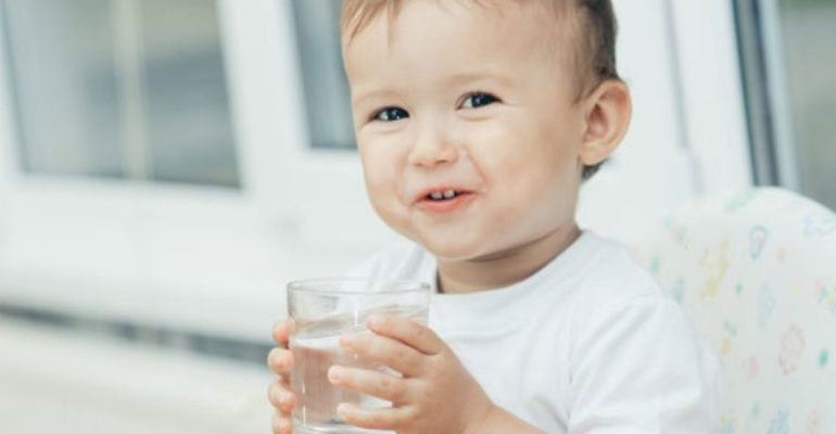 L’idratazione corretta, un percorso a tappe nei bambini