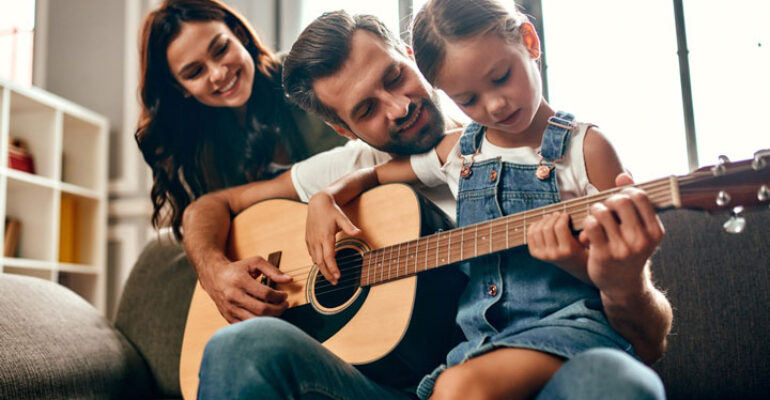 Ascoltate sempre la musica coi vostri figli, non solo durante “Sanremo”